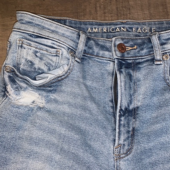 American eagle women’s mom jean. - Picture 2 of 4